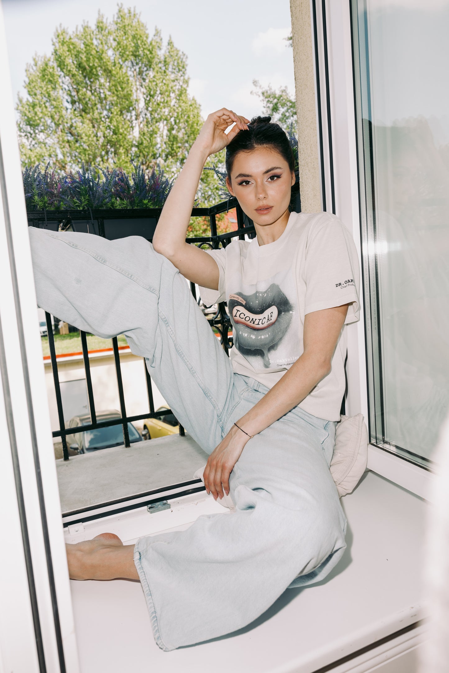 Iconic AF- Oversized faded t-shirt