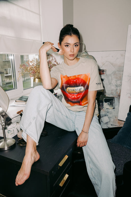 Iconic AF- Oversized faded t-shirt